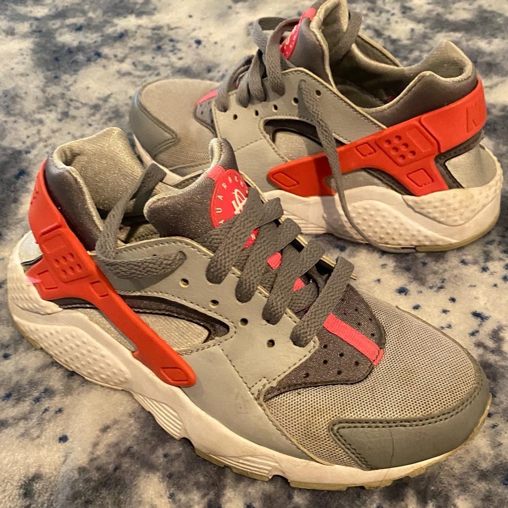GUC Nike Huaraches Size 4.5